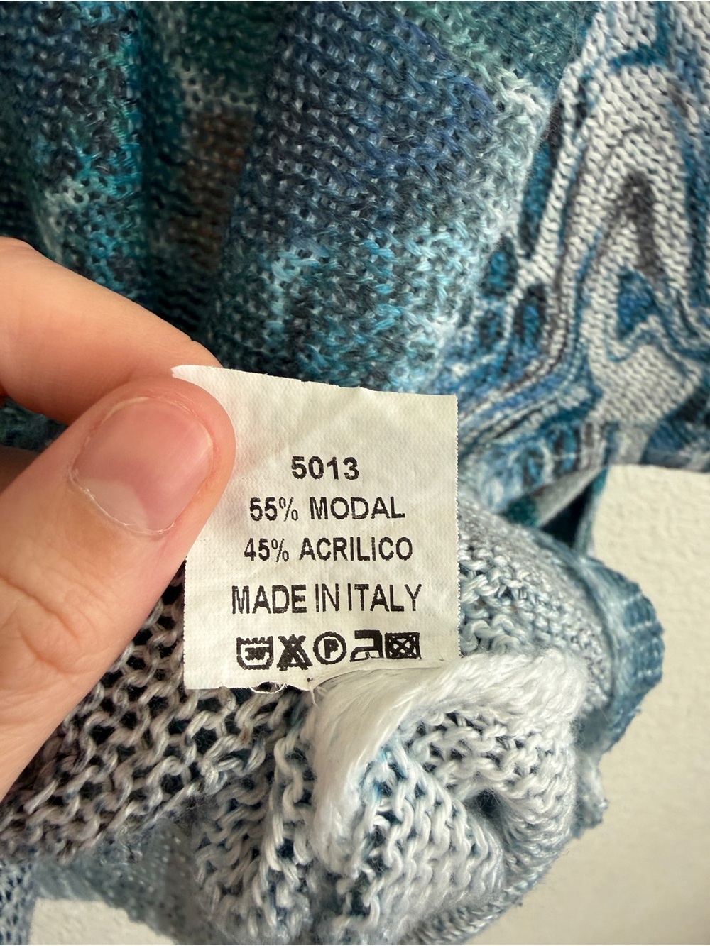 Gigi Moda Made in Italy Knit Lightweight Batwing Tie Dye Abstract Art Sweater - Picture 4 of 5